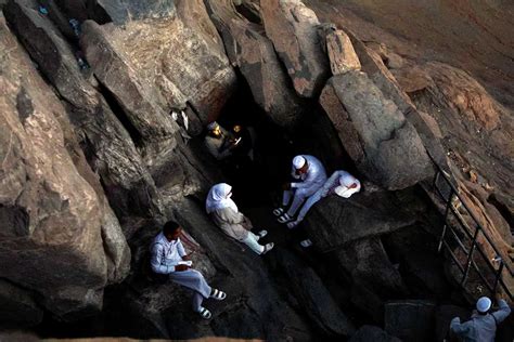 Foto Ziarah Di Gua Hira Tempat Nabi Muhammad Terima Wahyu Pertama