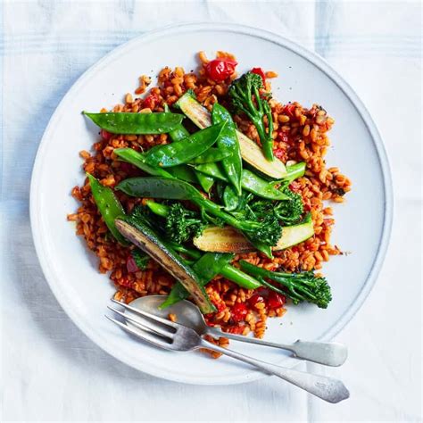 Meera Sodhas Vegan Recipe For Tomato Farro With Summer Greens Tomato