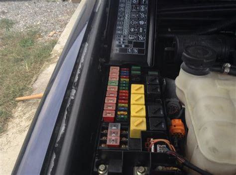 Remove cover using a coin or small screwdriver and turning 90 degrees. Land Rover Discovery 2 Fuse Box Location - Wiring Diagram ...