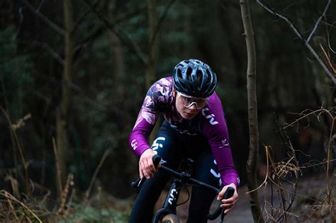 Liv Cycling Debuteert Als Exclusief Hoofdsponsor Van Liv Racing En