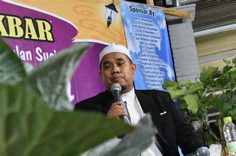 Tawaran bantuan awal pengajian 2018 oleh yayasan bank rakyat dibuka. Pengajian dan Penyerahan Bantuan Dusun Barokah di ...