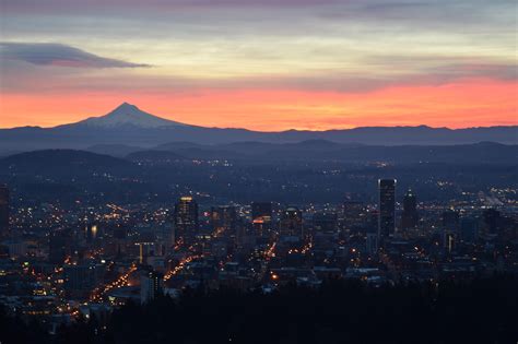Another beautiful sunrise over Portland : oregon