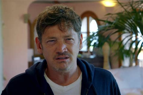 Sid entonces tuvo 2 derrotas corridas ante owen hart, su última aparición fue en julio donde derrotó a owen hart. EastEnders cast: Sid Owen 'assaulted' during plane ...