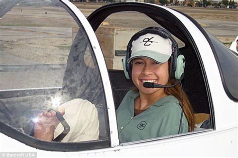 Arizona Woman Jessica Cox Born Without Arms Learnt To Fly With Her Feet