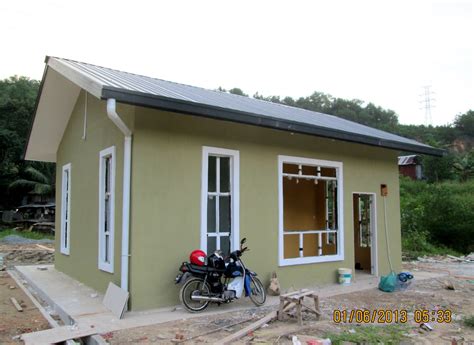 Selain menghemat lahan, pembangunan rumah minimalis juga tidak membutuhkan terlalu banyak biaya dengan memaksimalkan bahan. Design Rumah Kampung Terkini | Desainrumahid.com