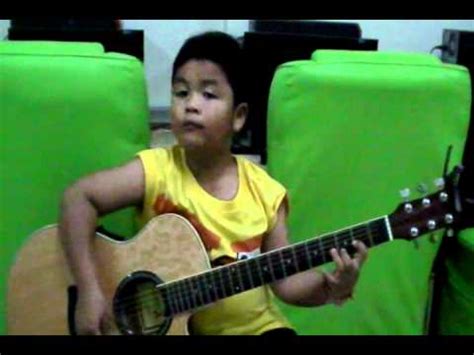 เมื่อเด็กป1เล่นกีตาร์เพลงบลูส์ - YouTube