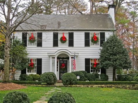 30 Christmas Window Wreath Ideas