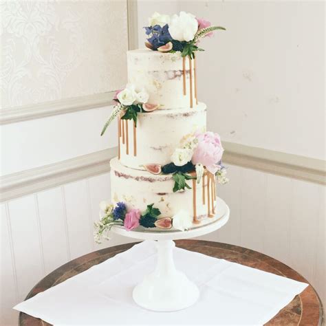 15 Ideas For Your Wedding Cake Stand Royal Wedding