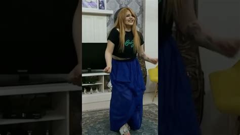 رقص مست دختر ایرانی با اهنگ ابشاری هراتی ببین چیکار میکنه این دختر با