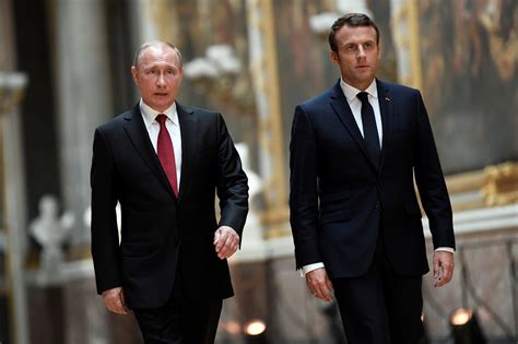 Frances Emmanuel Macron Meets Russias Vladimir Putin Amid Tensions