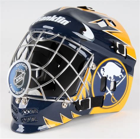He is an actor, known for raftáci (2006), rudyho má kazdý rád (2015) and lajna (2017). Dominik Hasek Signed Sabres Full-Size Goalie Mask ...
