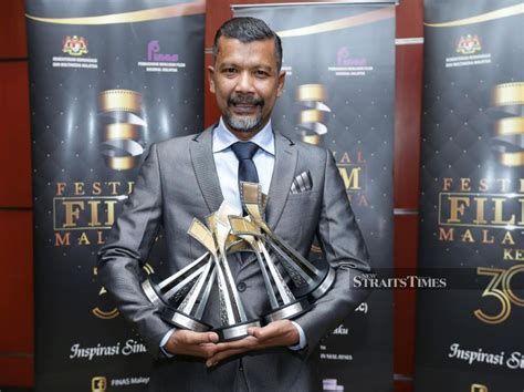 Then, people dont like it, they said its too serious and everything, till it make namron feel frustrated and he said that he just want to join the mainstream, keep making normal movie to make money, he. #Showbiz: 'One Two Jaga' bags top prize at 30th Malaysian ...