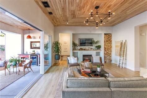 In june of 2017, oprah winfrey extended a helping hand in renovating the facilities of covenant house california's los angeles campus it was a complete honor to work with the spectacular team at covenant house. Oprah Winfrey California Mansion | Celebrity Homes