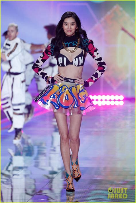 These Models Sure Made The Victorias Secret Fashion Show Hotter Than