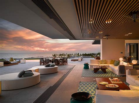 Dramatic Luxury Beach House Overlooking The Pacific Design Swan