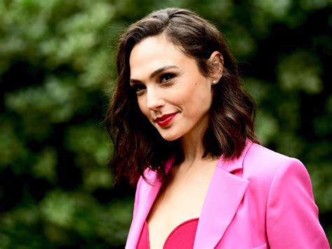 32 Sexiest Pictures Of Gal Gadot In Bikini Will Give You Sleepless Nights