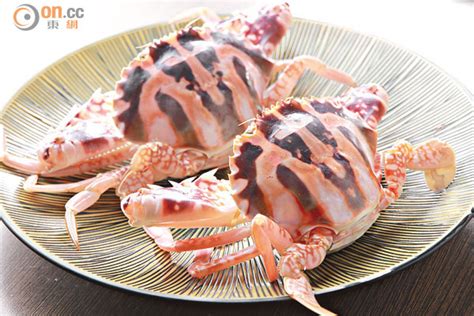 An idiom implying the softness, weakness, the fragility of the material, therefore it will not stick, or stay. 逼出鮮味靚料水蒸鍋 - 太陽報