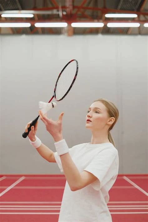 How To Grip A Badminton Racket Correctly