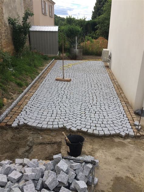 Maybe you would like to learn more about one of these? pose de pavés en granit du Portugal. | Amenagement jardin ...