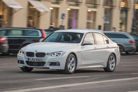 2018 Bmw 3 Series Hybrid Review Trims Specs And Price Carbuzz