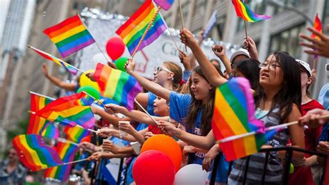 El día internacional del orgullo lgbt, es una serie de eventos que cada año los colectivos lgtb celebran de forma pública para instar por la tolerancia y la igualdad de derechos. Especial | Día del Orgullo LGBT: Una visión positiva hacia ...