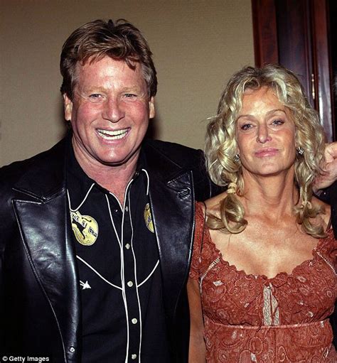 Farrah Fawcett Had 11 Year Affair With College Sweetheart Daily Mail