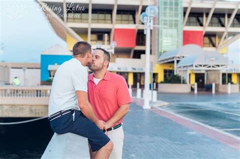 Pin By David Guevara On Handsome And Sexy Men Kissing Photography