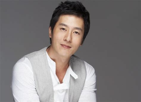 At the age of 45, kim joo hyuk passed away in a car accident on october 30, 2017, in. وفاة والدة الممثل Kim Joo Hyuk - دار ميديا