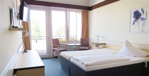 Federseeklinik in der am kurpark 1 ist ein kleines krankenhaus in bad buchau. Zimmer: Ausstattung | Federseeklinik Bad Buchau