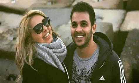 سابقا كانت قناة اون سبورت هى احدى قنوات شبكة on التليفزيونية الفضائية و التى تبث من مدينة الانتاج الاعلامى بالقاهرة و يمتلكها رجل الاعمال المصرى احمد ابو هشيمة بعد ان. بالصور.. محمد رشاد يعلن إرتباطه الرسمي بـ "مي حلمي" | نجوم ...