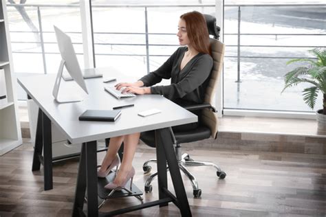 Ergonomic Guidelines For Computer Workstations — 5 Things To Consider