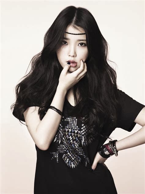 korea korean kpop idol singer iu boho goth hair long wavy hippie hairstyles for girls kpopstuff