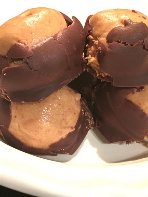 These healthy peanut butter energy balls are 100% vegan + delicious. Paleo Peanut Butter Protein Balls | Dairy free chocolate ...