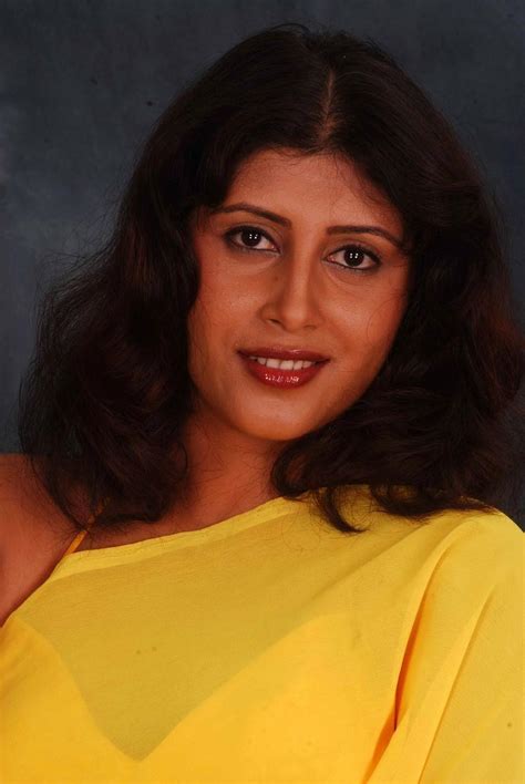 hot and spicy actress photos gallery hot masala actress ranjitha spicy saree blouse photos