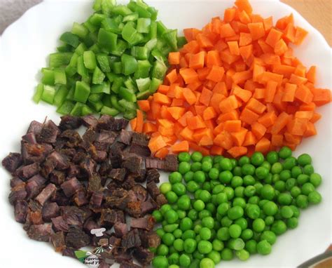 So my editing software completely messed up. Nigerian Fried Rice:How to Cook Nigerian Fried Rice