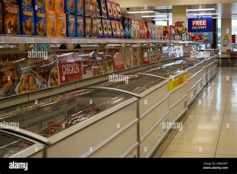 Freezer Aisle Hi Res Stock Photography And Images Alamy
