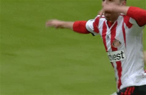 Voir plus d'idées sur le thème fly emirates, boxeur. Capital One Cup Final In GIFs - Roker Report