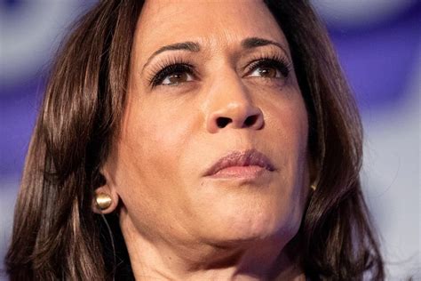 She has been serving as the junior unite state senator since 2017 for california. Kamala Harris, primera mujer afroamericana aspirante a la ...