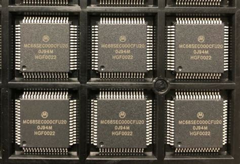 Motorola Mc68sec000cfu20 Microprocessor 32 Bit 20mhz Cmos Pqfp64