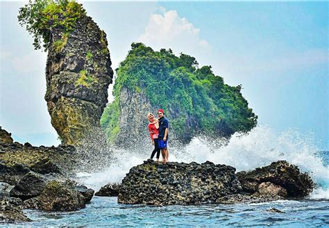 Info wisata pantai selok malang: Foto, Lokasi, Rute dan Harga Tiket Masuk Pantai Licin Malang