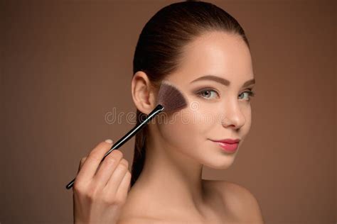 Beauty Girl With Makeup Brush Perfect Skin Applying Makeup Stock Image Image Of Elegance