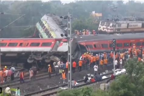 Watch Indias Worst Train Crash Of The Decade 288 Reported Dead