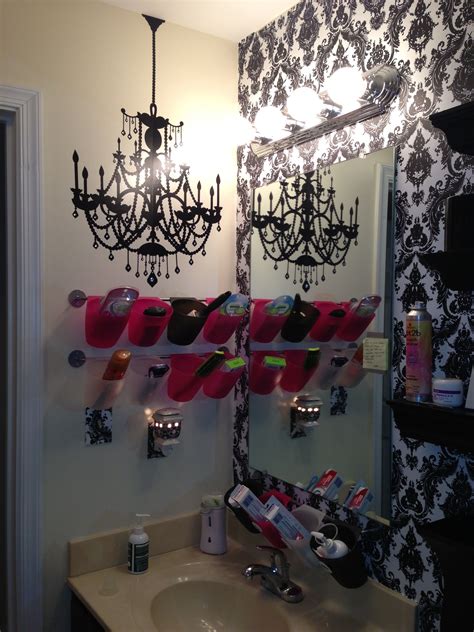 Paint the trim around the door, vanity mirror, and shower door. Black and white Bathroom decor for Teens | Bathroom ...