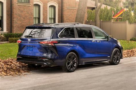 2021 Toyota Sienna Hybrid Closer Look At The New Minivan Tractionlife