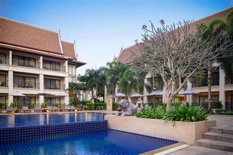 Yemek servisini odalarında almak isteyen misafirlerimiz için belirli saatlerde oda servisi bulunmaktadır. Home - Deevana Patong Resort & Spa