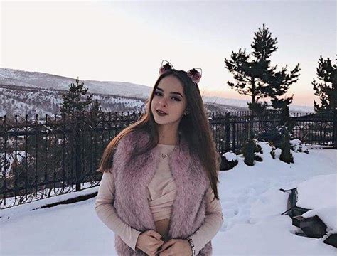 網路熱傳《超萌俄羅斯16歲水手服美少女》eva R 四年後的她又會變得怎麼樣呢？ 宅宅新聞