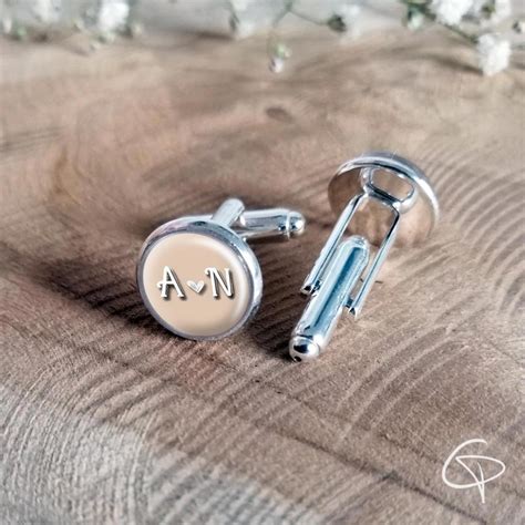 Maybe you would like to learn more about one of these? Boutons de manchette avec initiales et date | Mariage homme