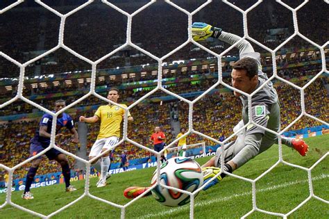 2014 Fifa World Cup Netherlands Pounds Brazil 3 0 In Third Place Game