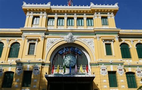 It's located at 2 công xã paris, bến nghé, close to diamond plaza and notre dame cathedral in downtown ho chi minh. Saigon Central Post Office: a historical and beautiful ...