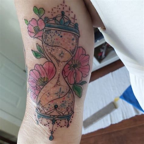 Feminine Hourglass Tattoo Hourglass Tattoo Tattoos Geometric Tattoo